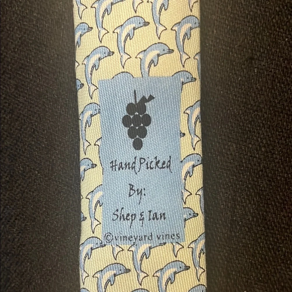 Vineyard Vines Silk Dolphin Tie
